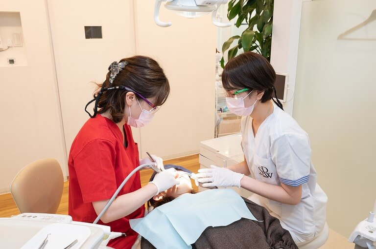 前歯のセラミックの治療期間